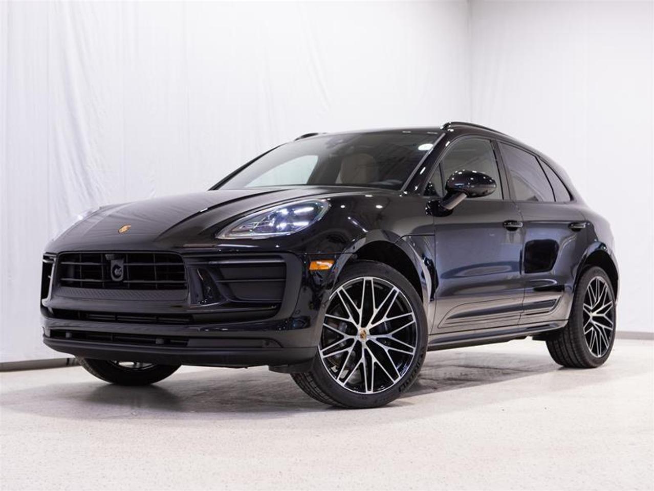 2025 Porsche Macan AWD Photo