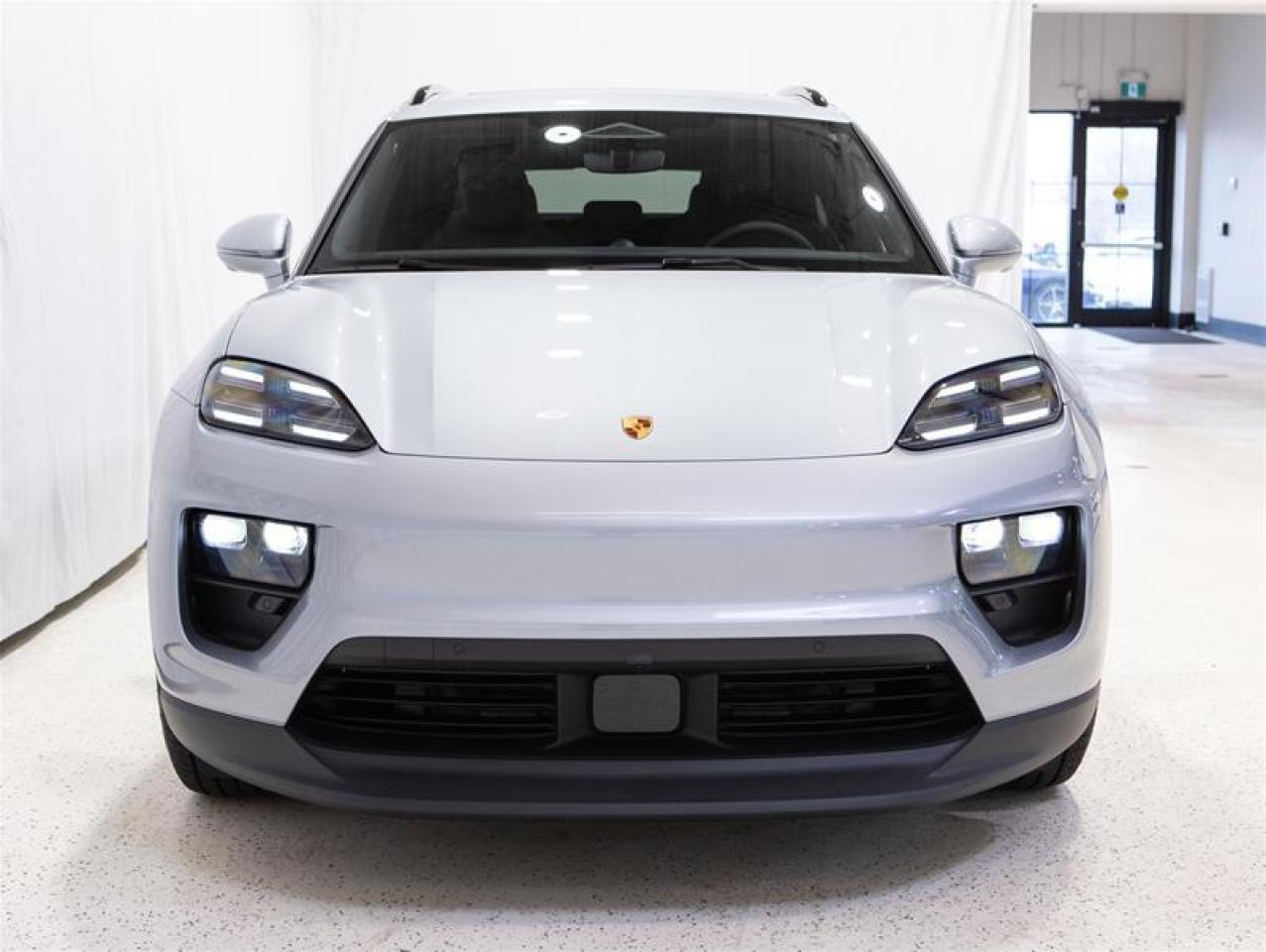 2025 Porsche Macan Electric 4S AWD Photo