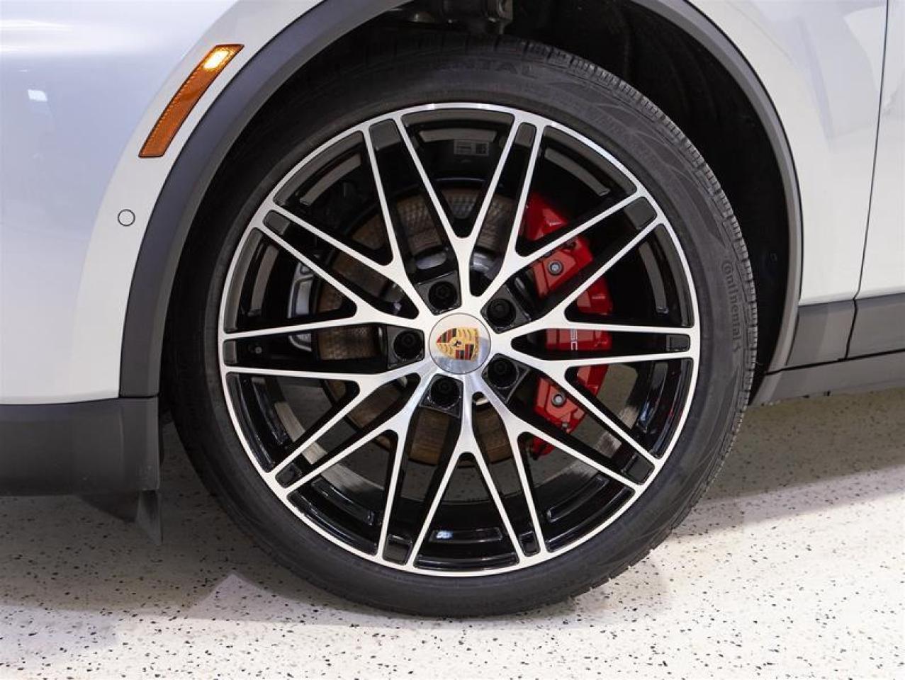 2025 Porsche Macan Electric 4S AWD Photo