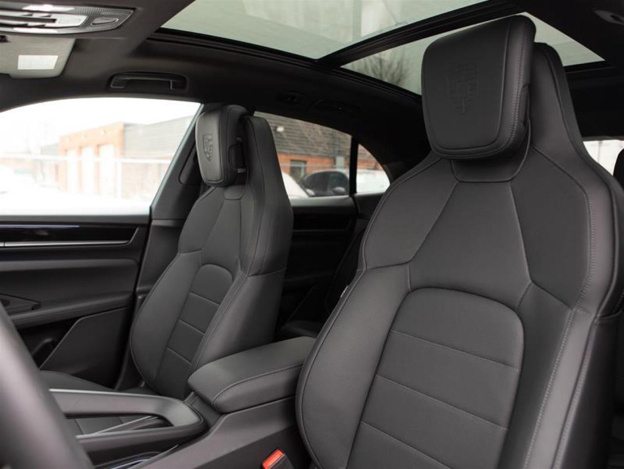 2025 Porsche Macan Electric 4S AWD Photo