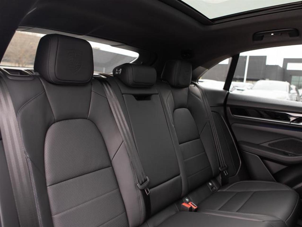 2025 Porsche Macan Electric 4S AWD Photo