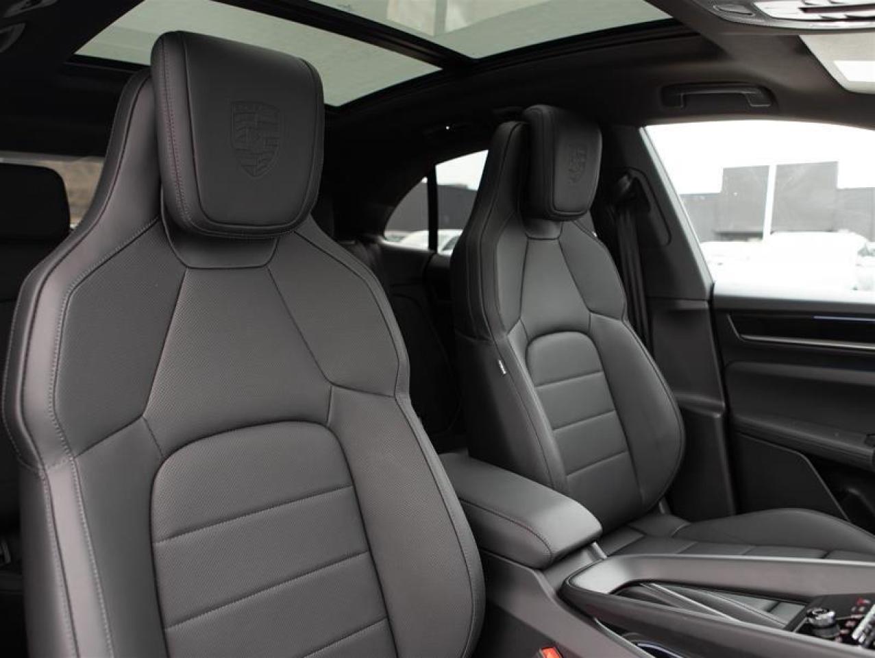 2025 Porsche Macan Electric 4S AWD Photo