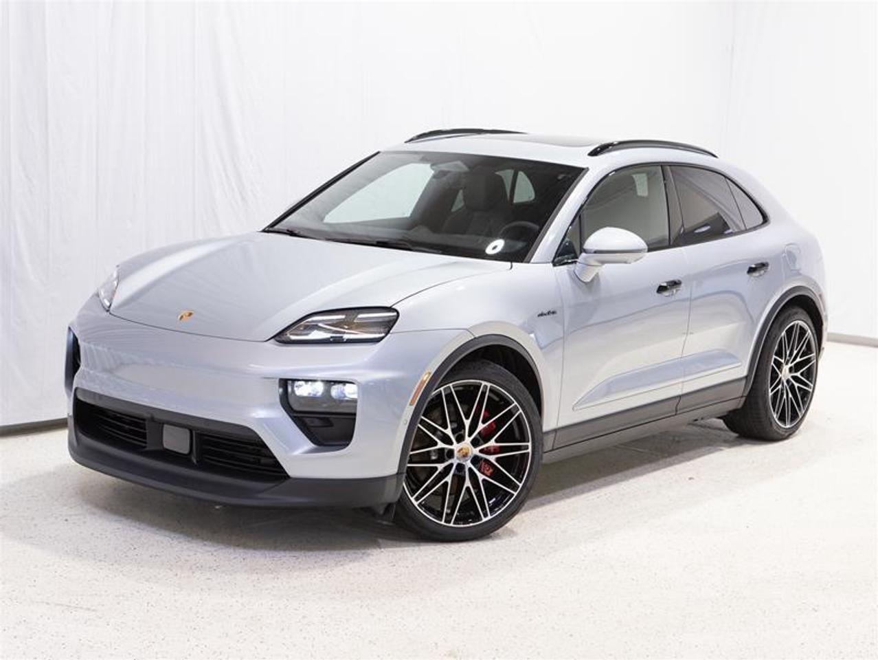 2025 Porsche Macan Electric 4S AWD Photo