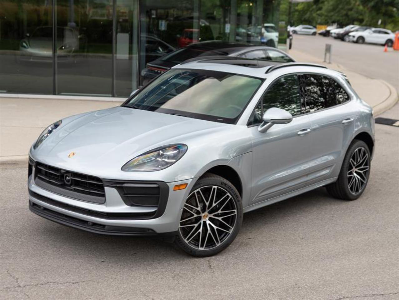 2024 Porsche Macan AWD Photo
