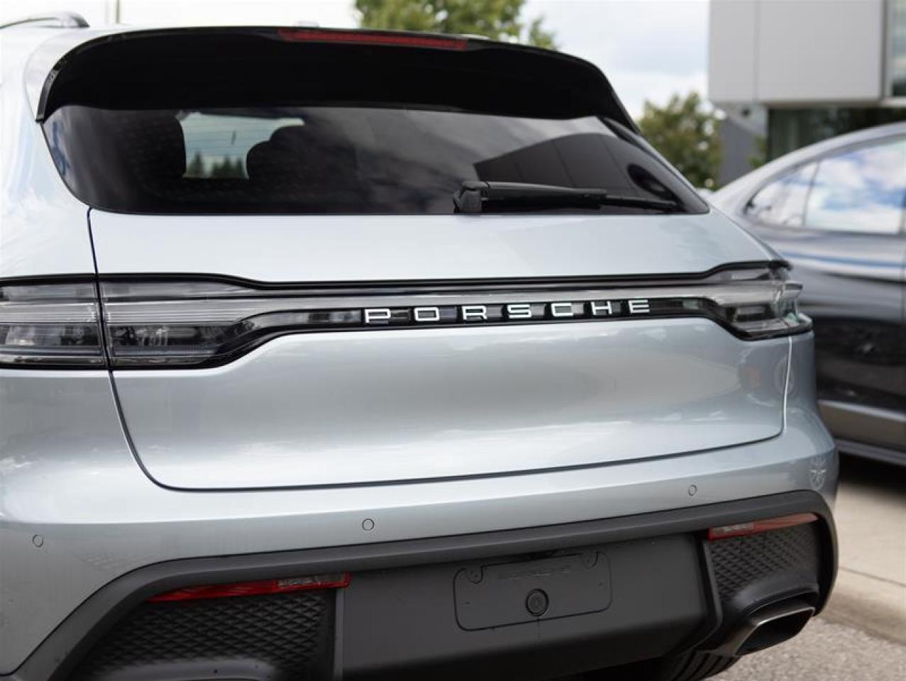 2024 Porsche Macan AWD Photo