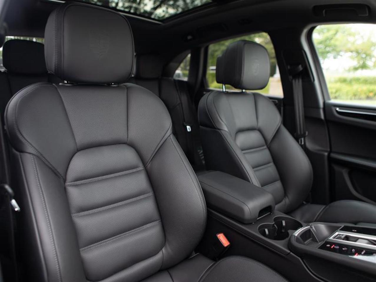 2024 Porsche Macan AWD Photo