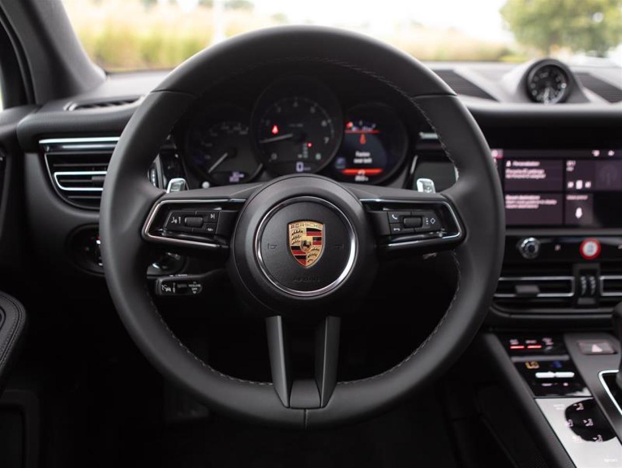 2024 Porsche Macan AWD Photo