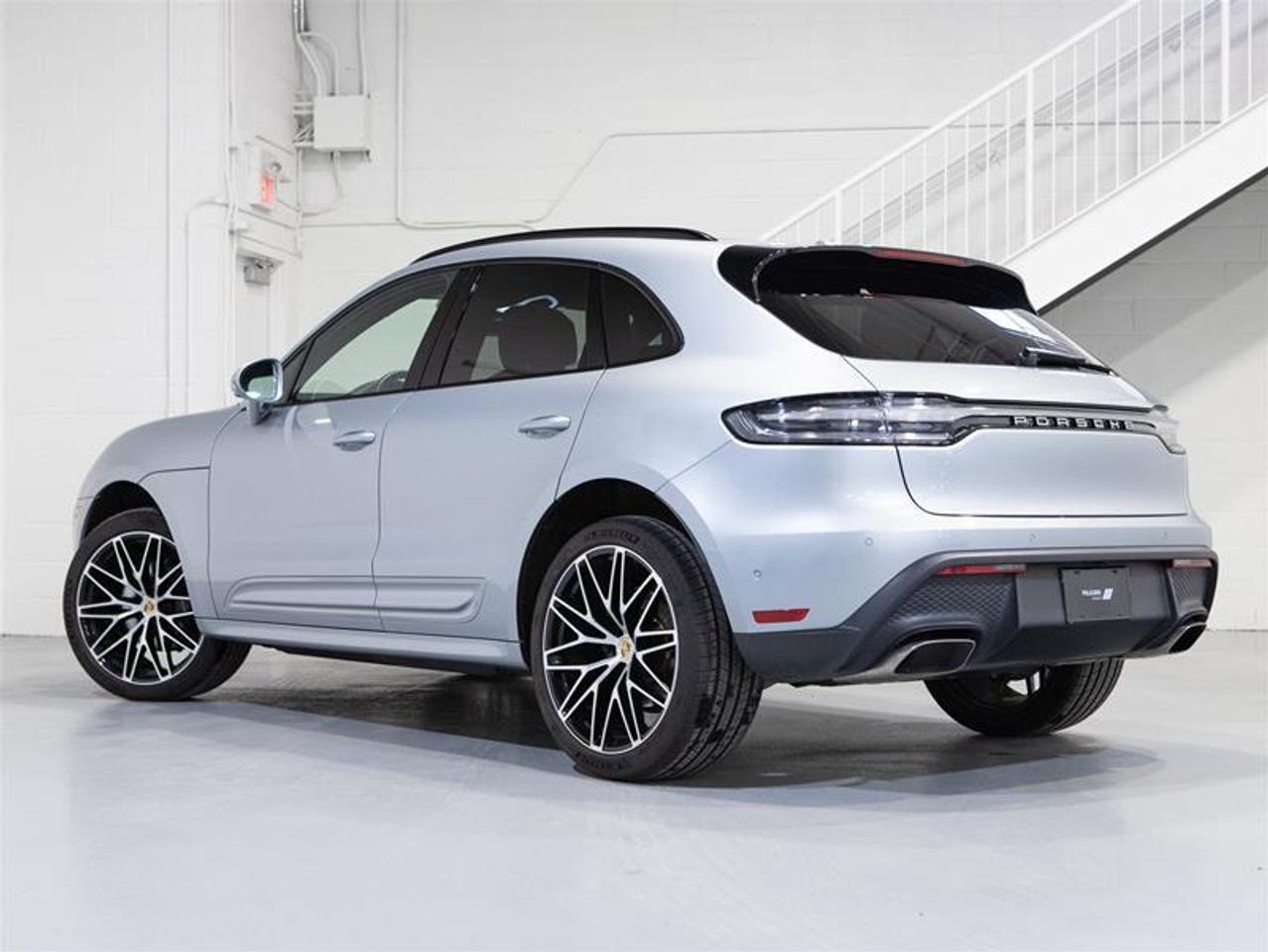 2024 Porsche Macan AWD Photo