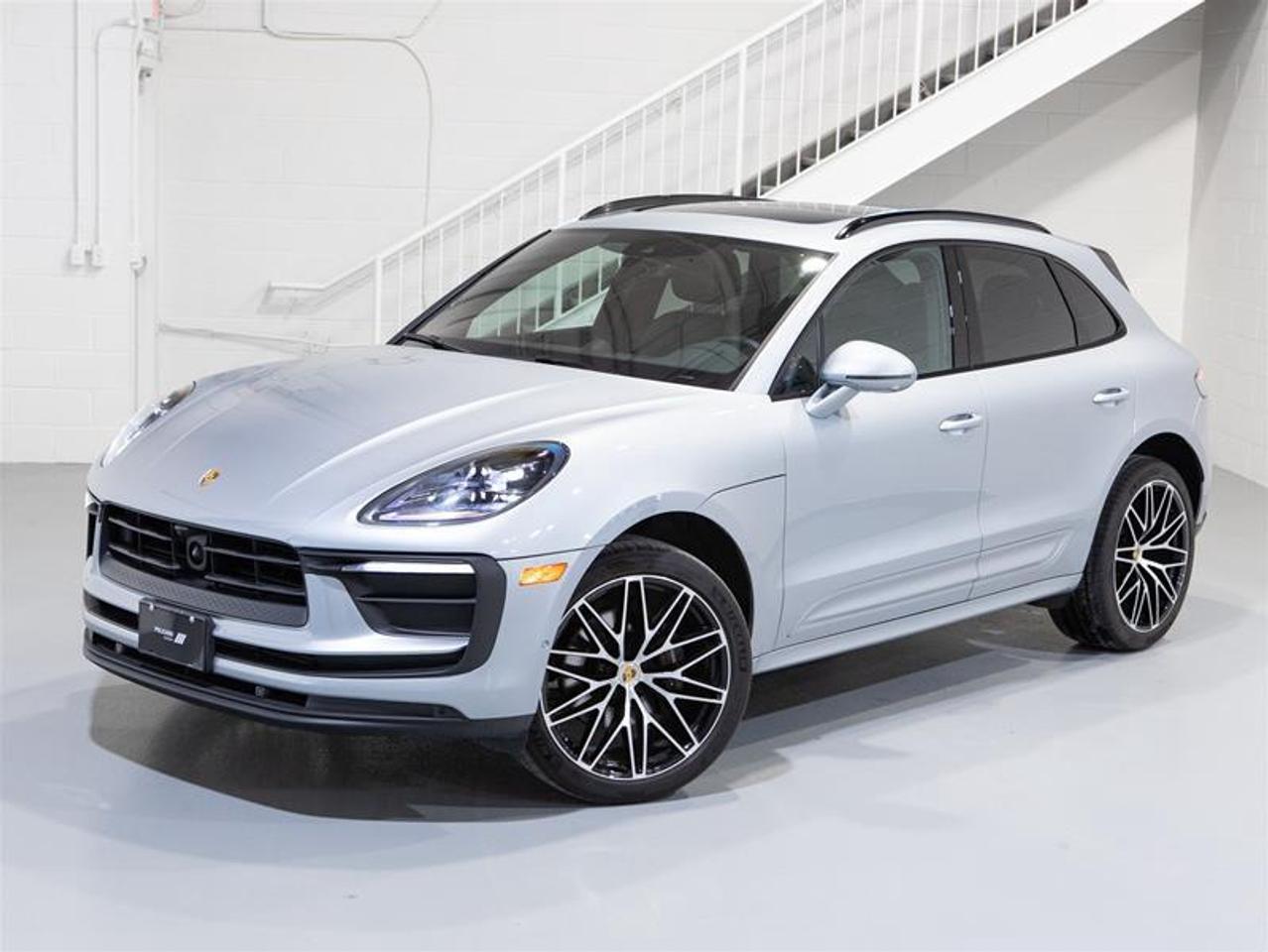 2024 Porsche Macan AWD Photo