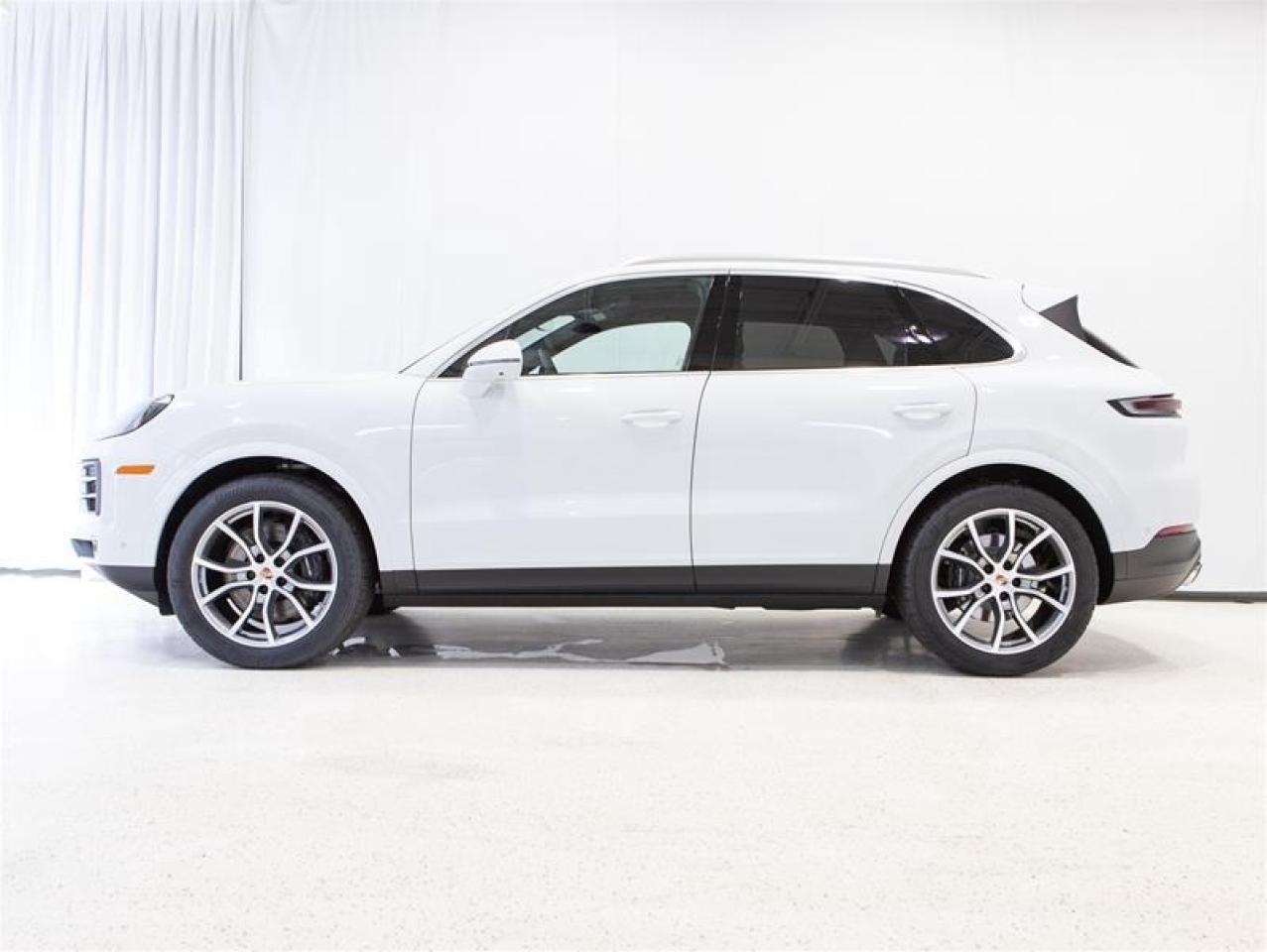 2025 Porsche Cayenne AWD Photo3