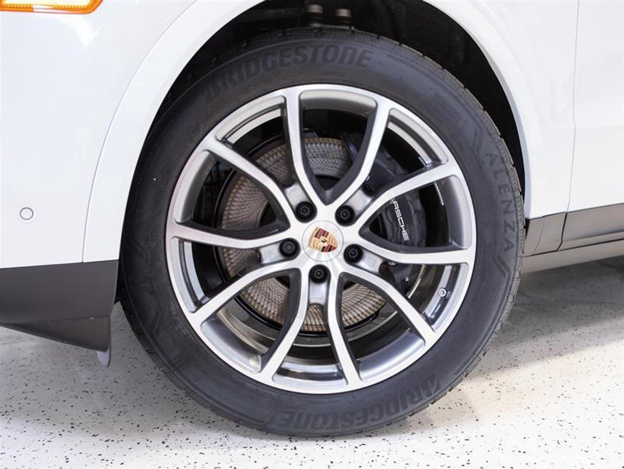 2025 Porsche Cayenne AWD Photo