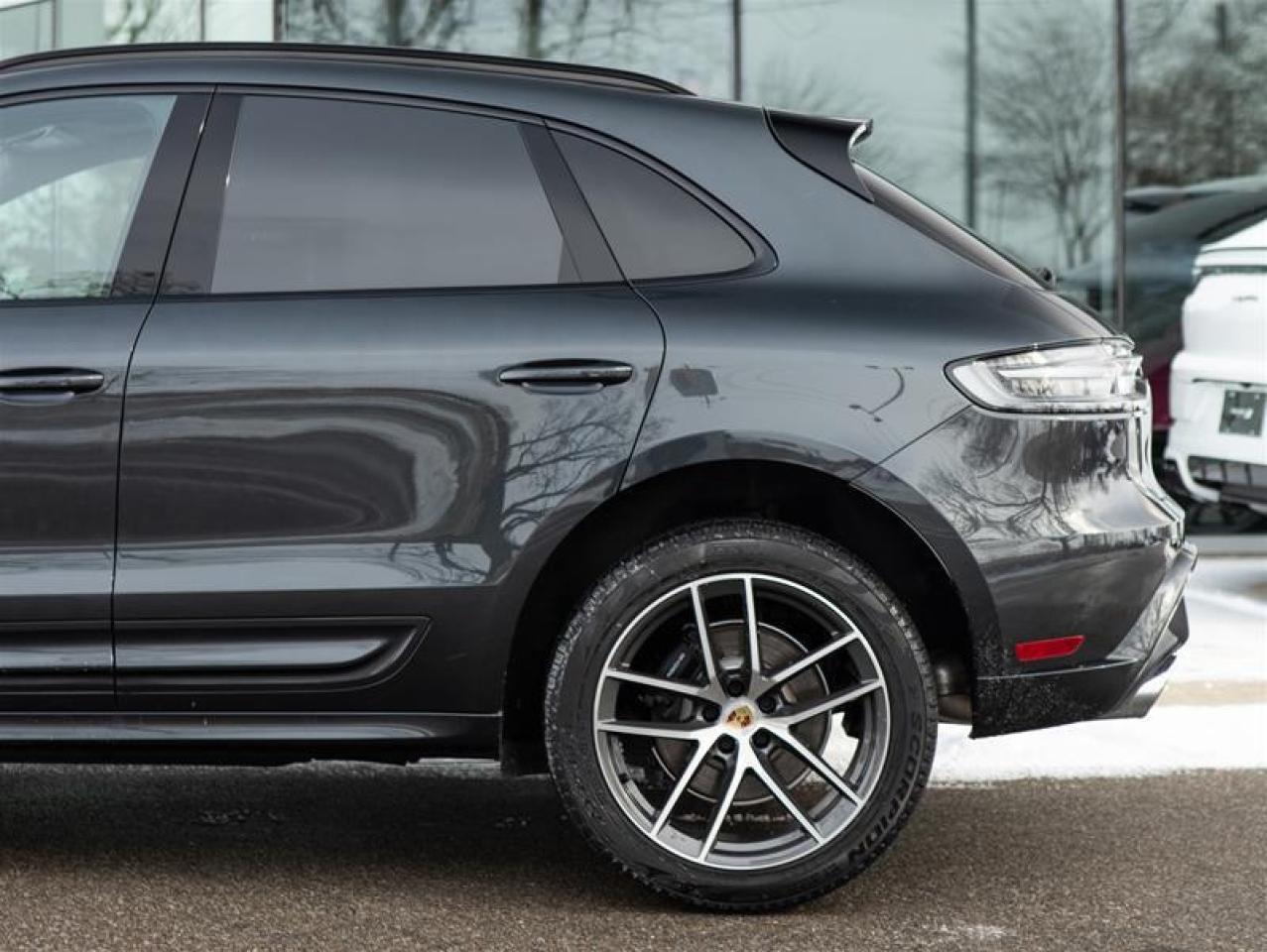 2024 Porsche Macan AWD Photo