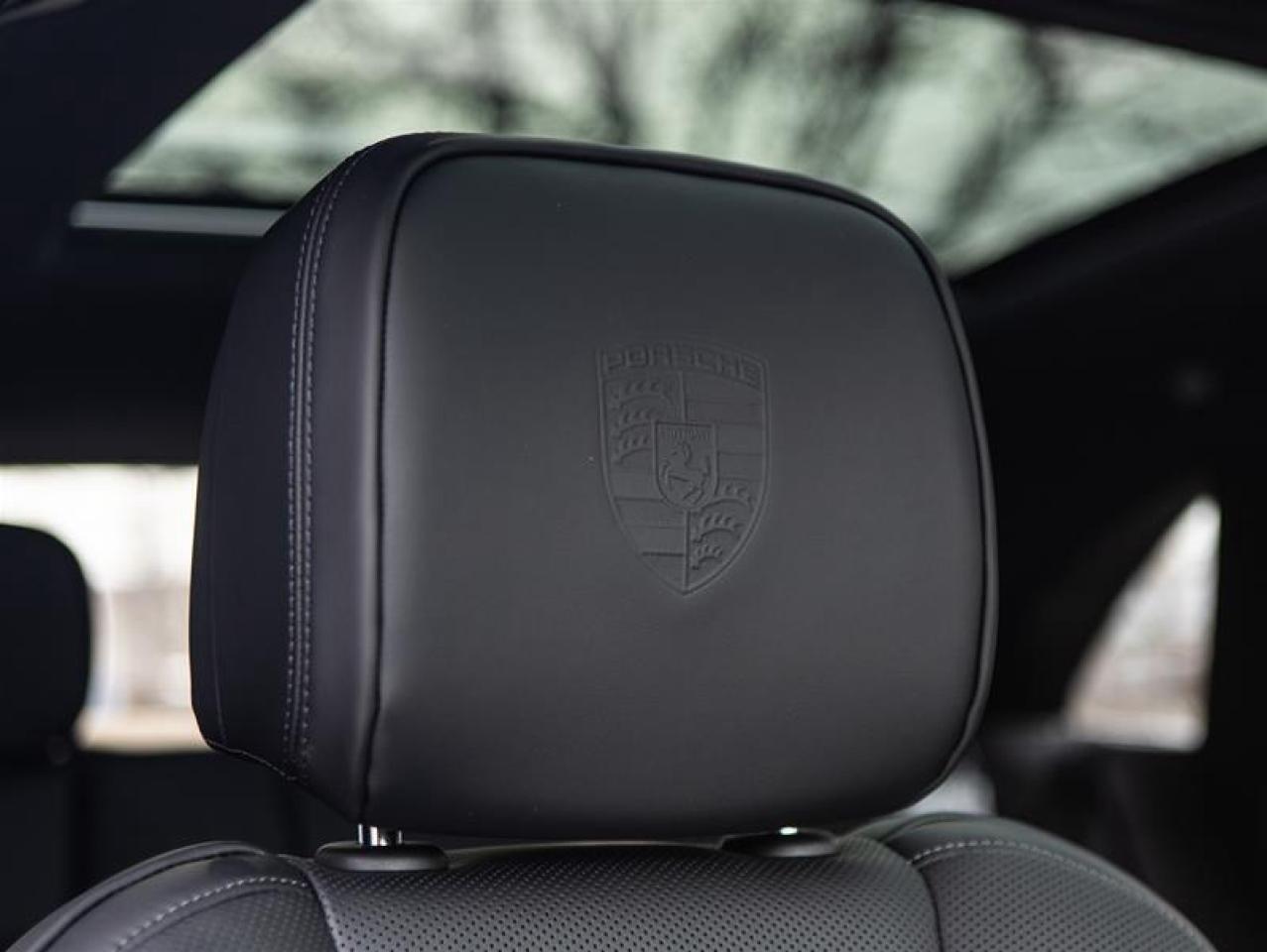 2024 Porsche Macan AWD Photo