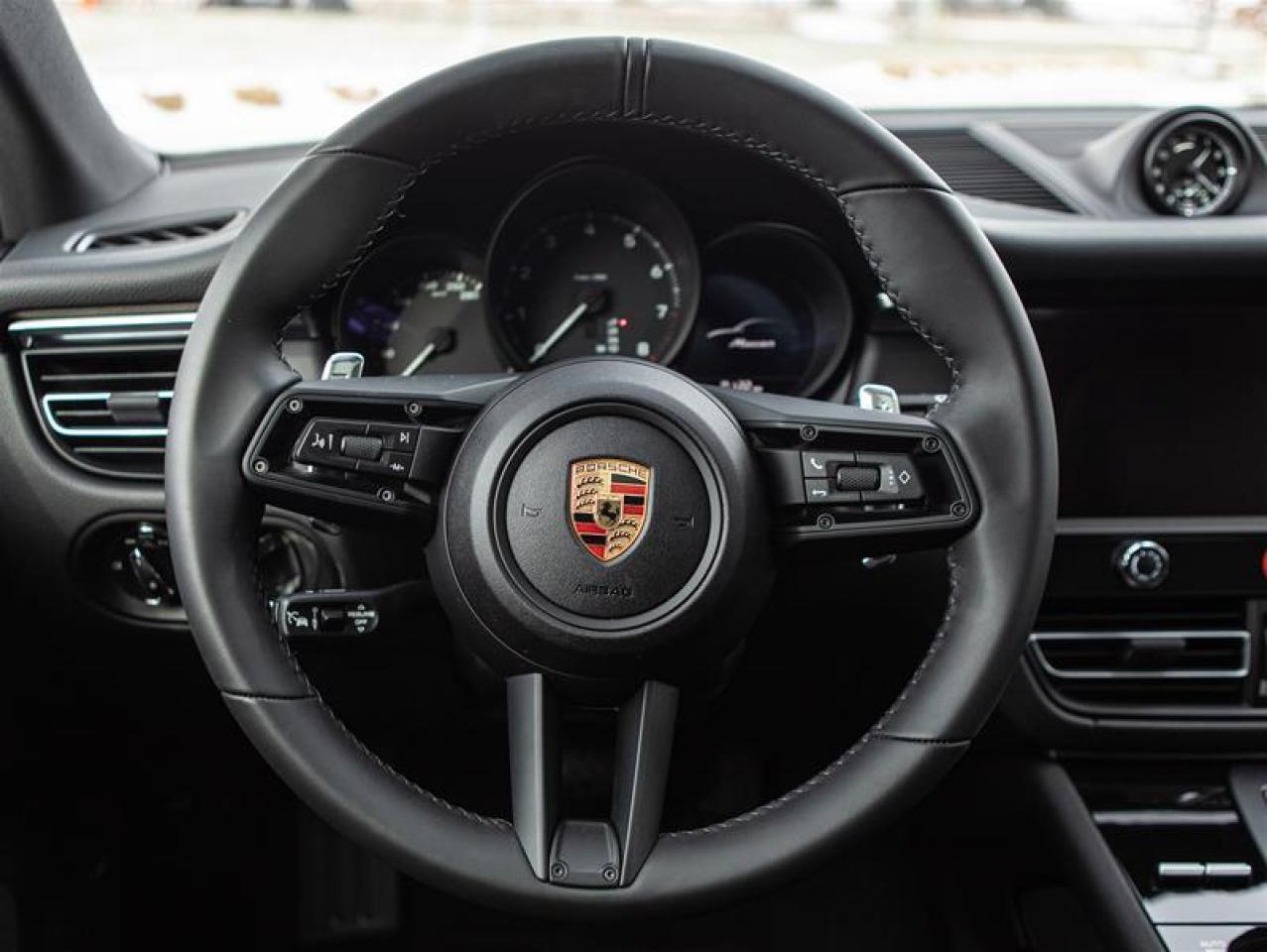 2024 Porsche Macan AWD Photo