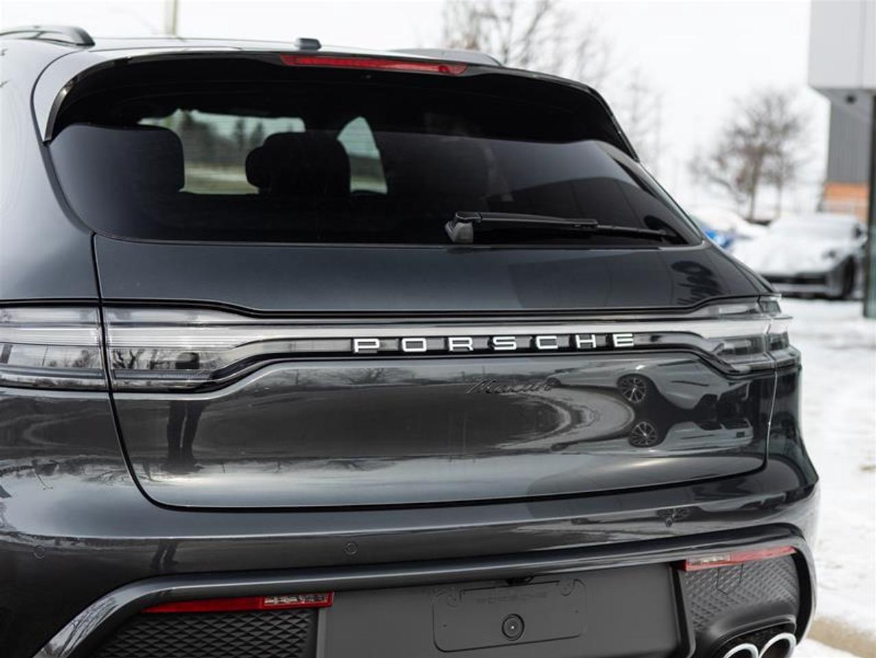 2024 Porsche Macan AWD Photo