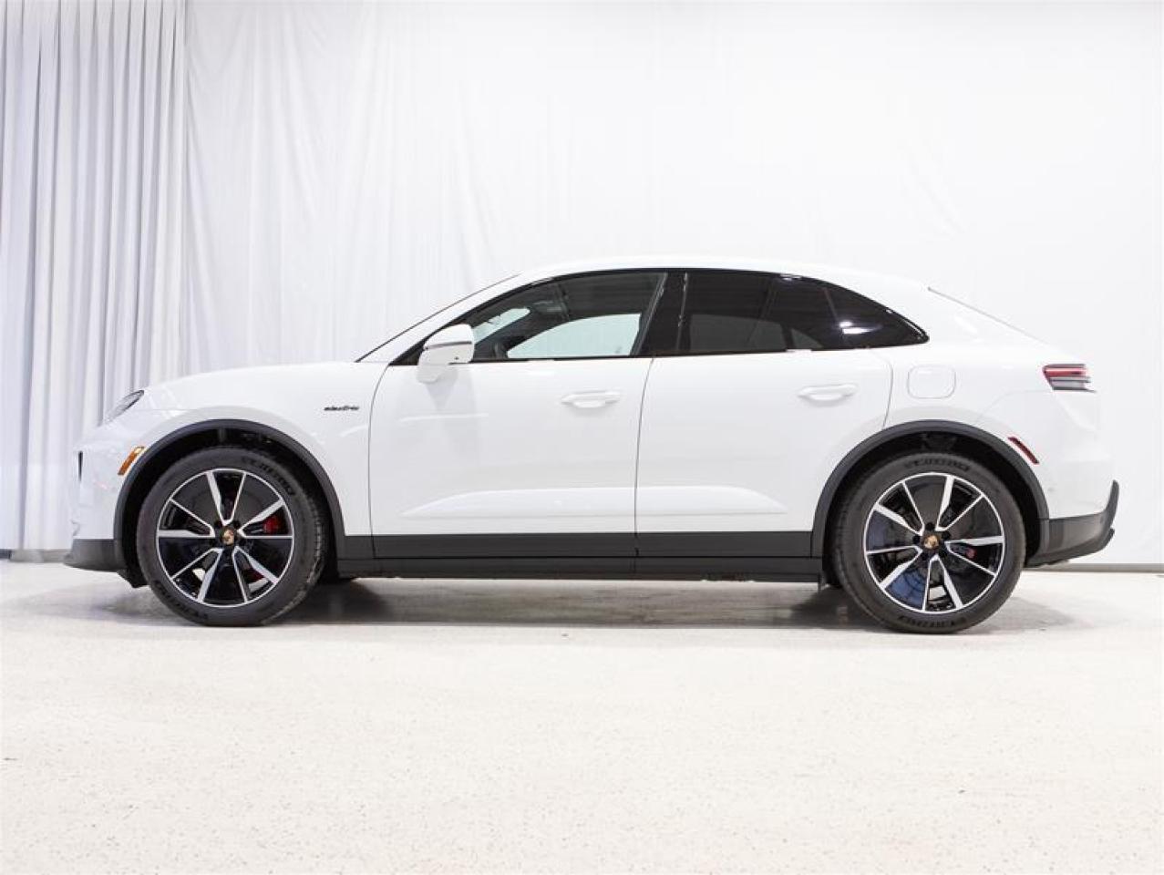2025 Porsche Macan Electric 4S AWD Photo