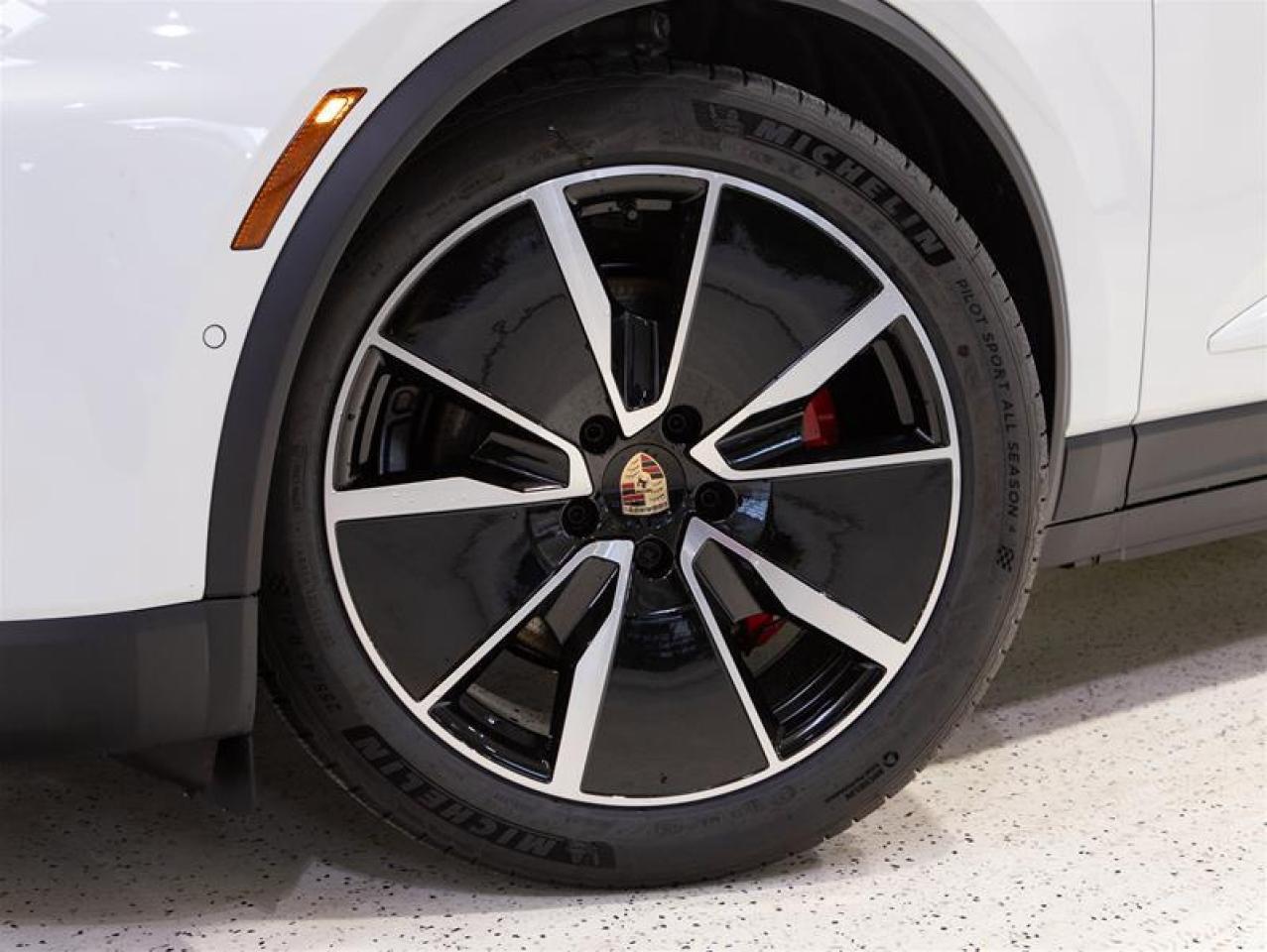 2025 Porsche Macan Electric 4S AWD Photo