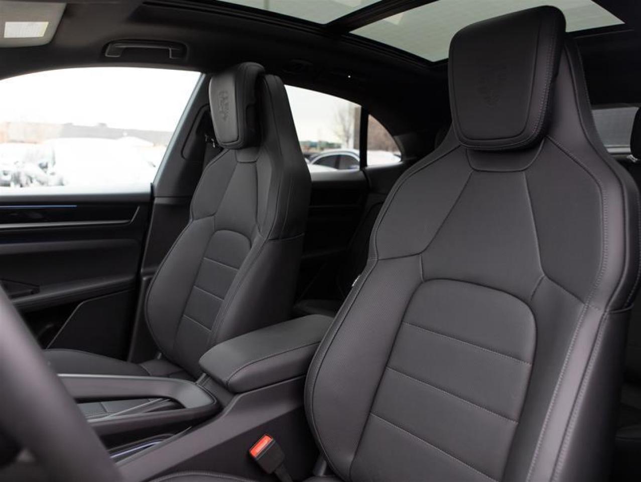 2025 Porsche Macan Electric 4S AWD Photo