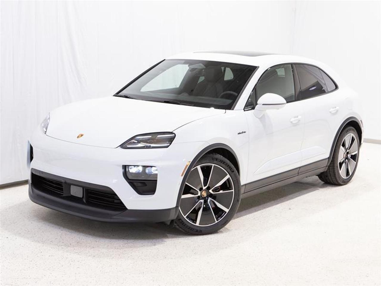 2025 Porsche Macan Electric 4S AWD Photo