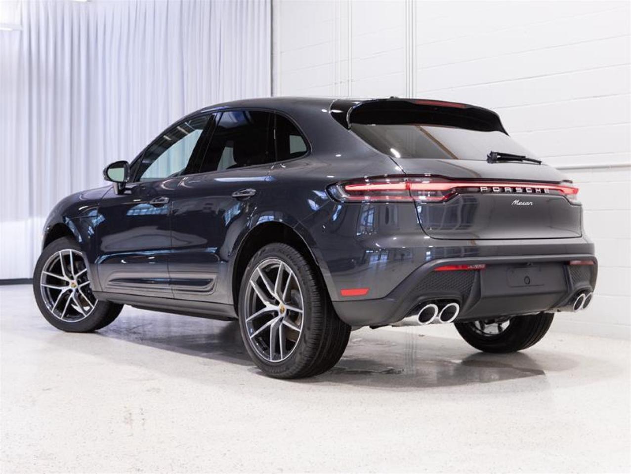 2025 Porsche Macan AWD Photo