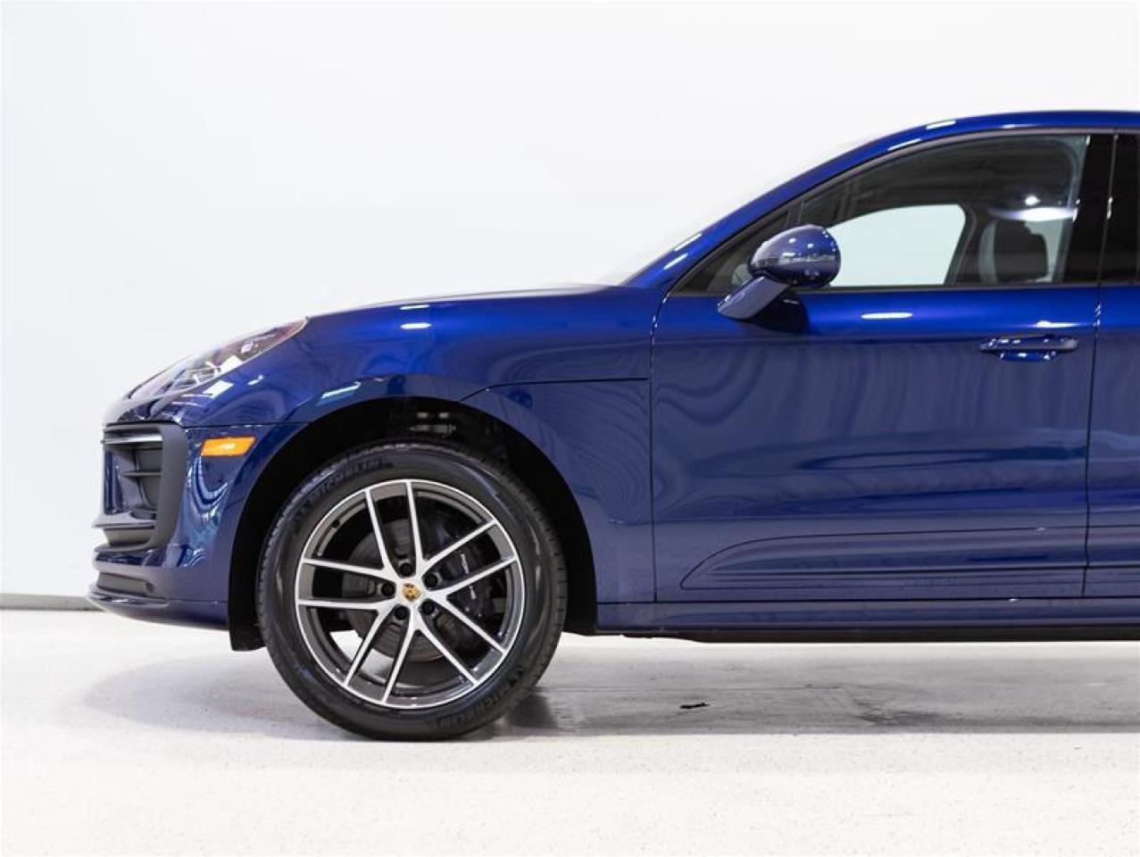 2024 Porsche Macan AWD Photo