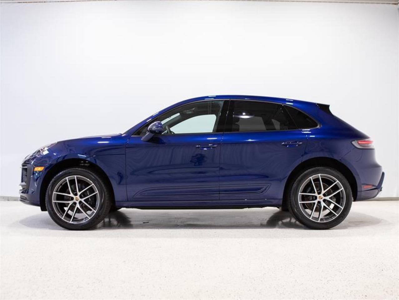 2024 Porsche Macan AWD Photo