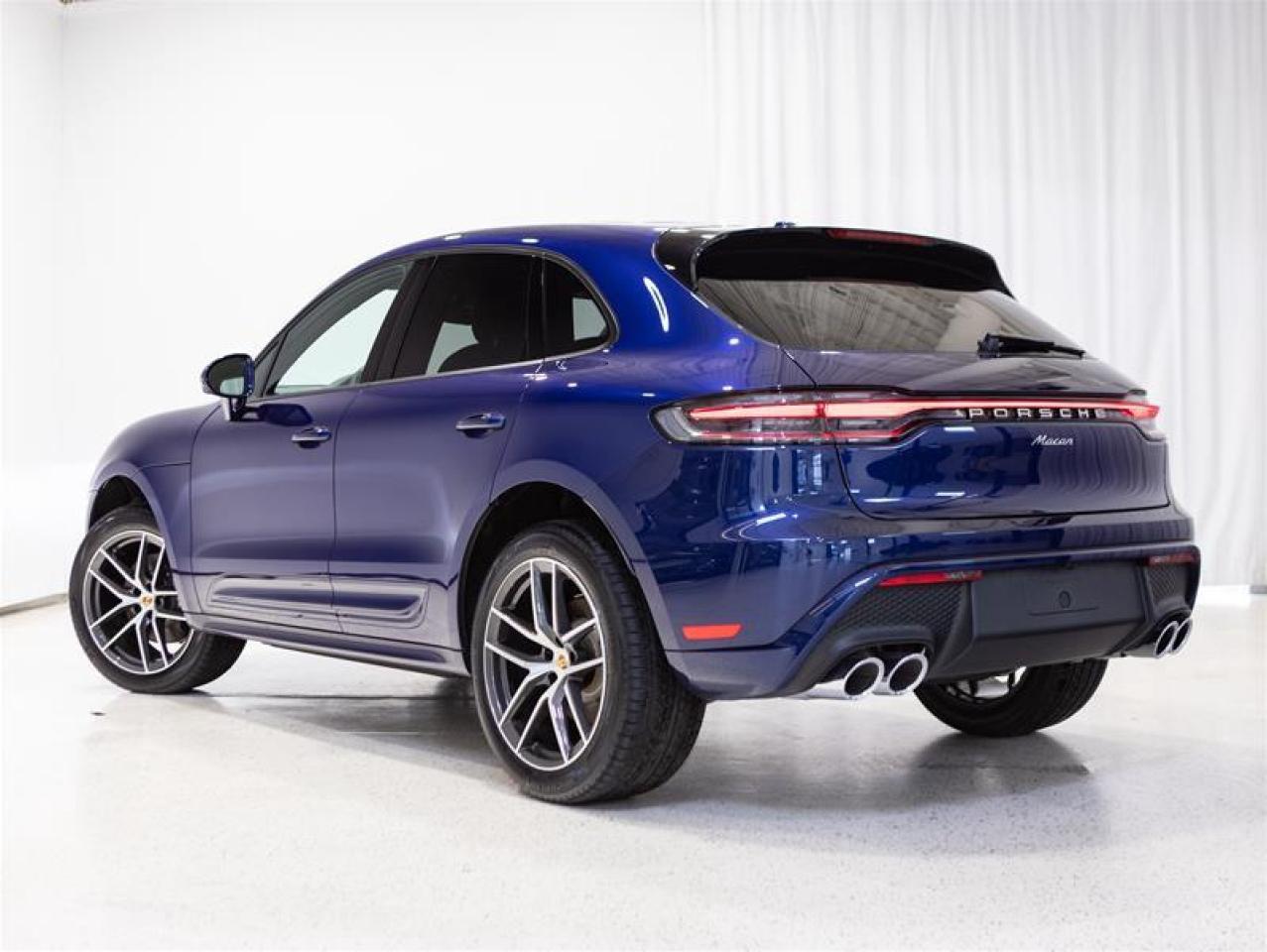 2024 Porsche Macan AWD Photo2