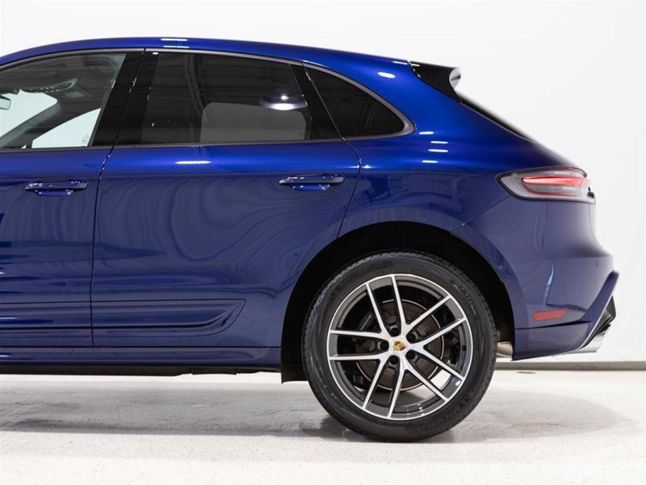 2024 Porsche Macan AWD Photo