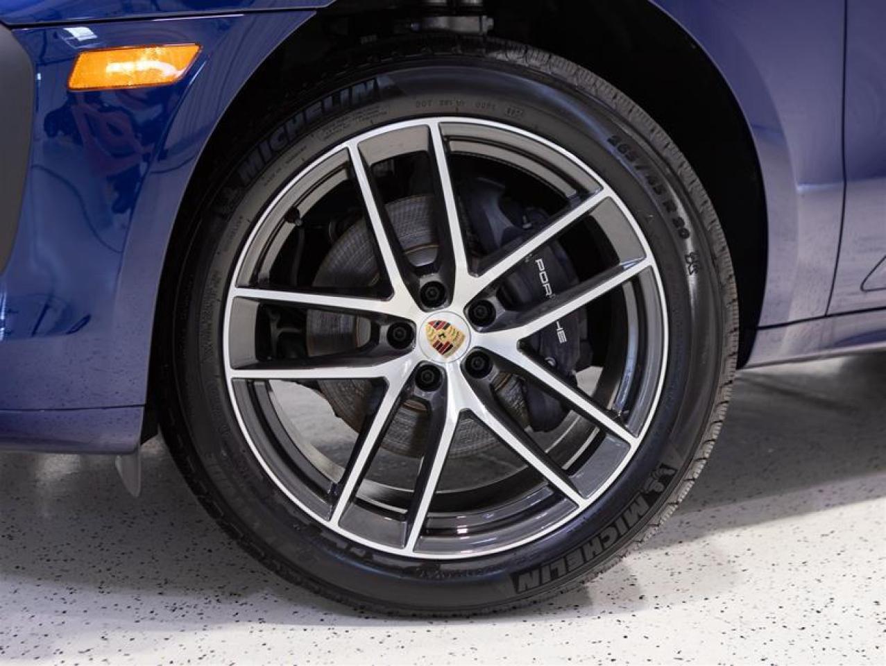 2024 Porsche Macan AWD Photo