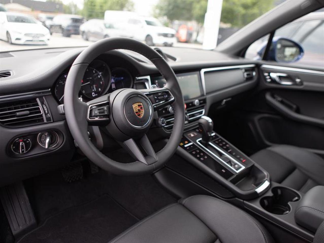 2024 Porsche Macan AWD Photo