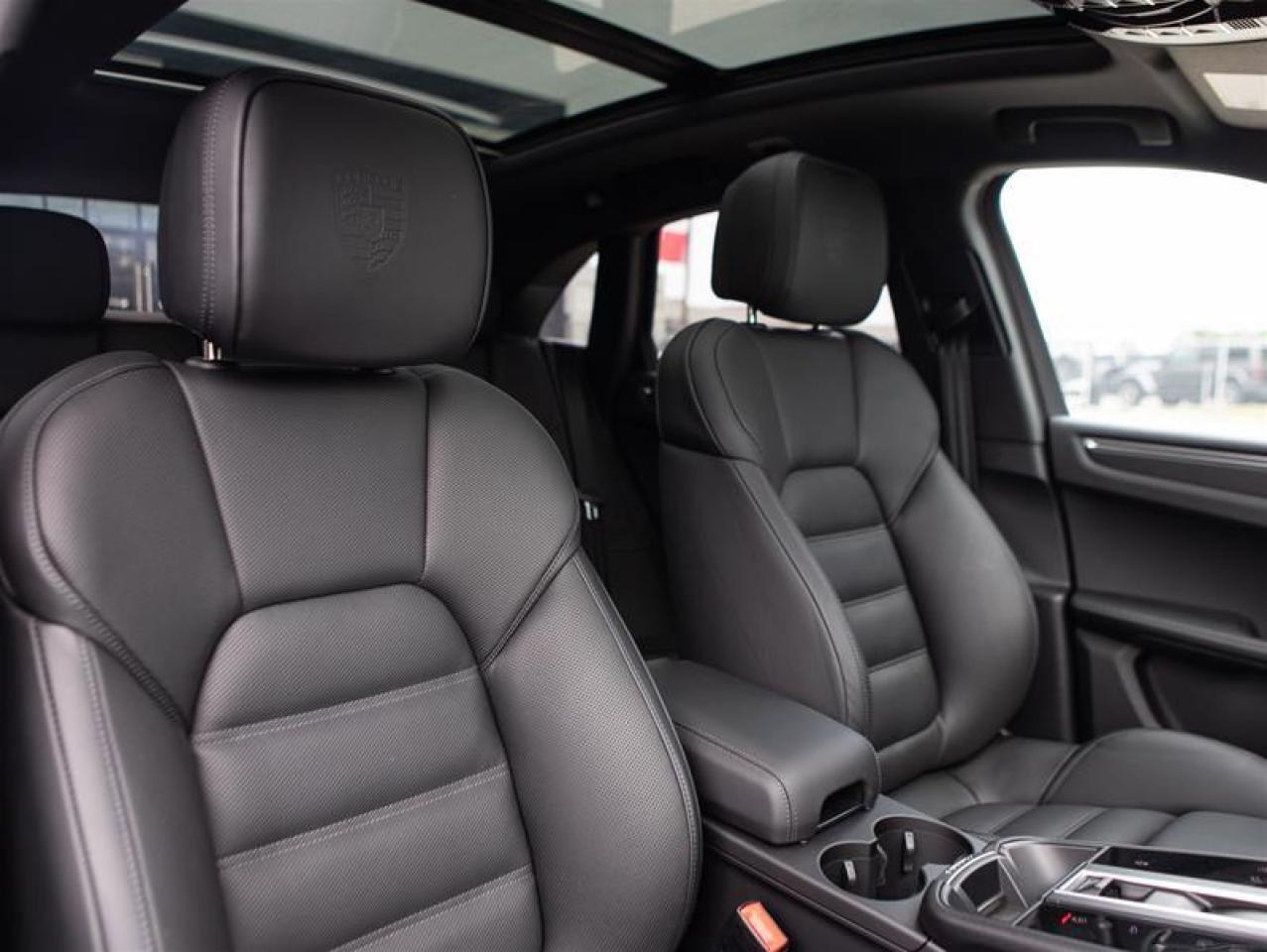 2024 Porsche Macan AWD Photo