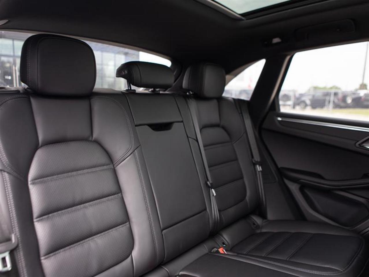 2024 Porsche Macan AWD Photo