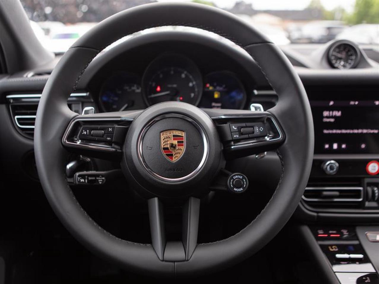 2024 Porsche Macan AWD Photo