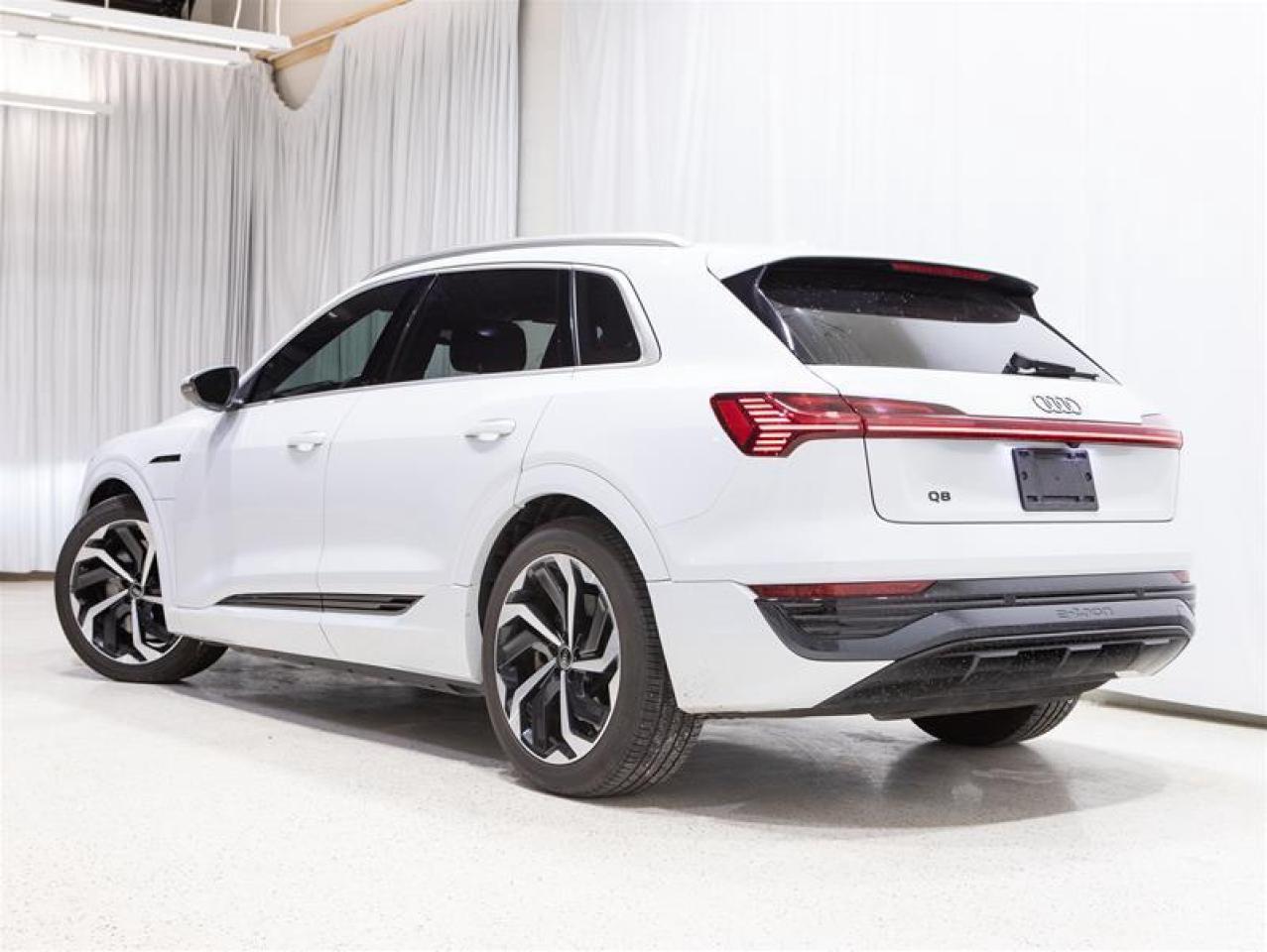 2024 Audi Q8 e-tron quattro Photo