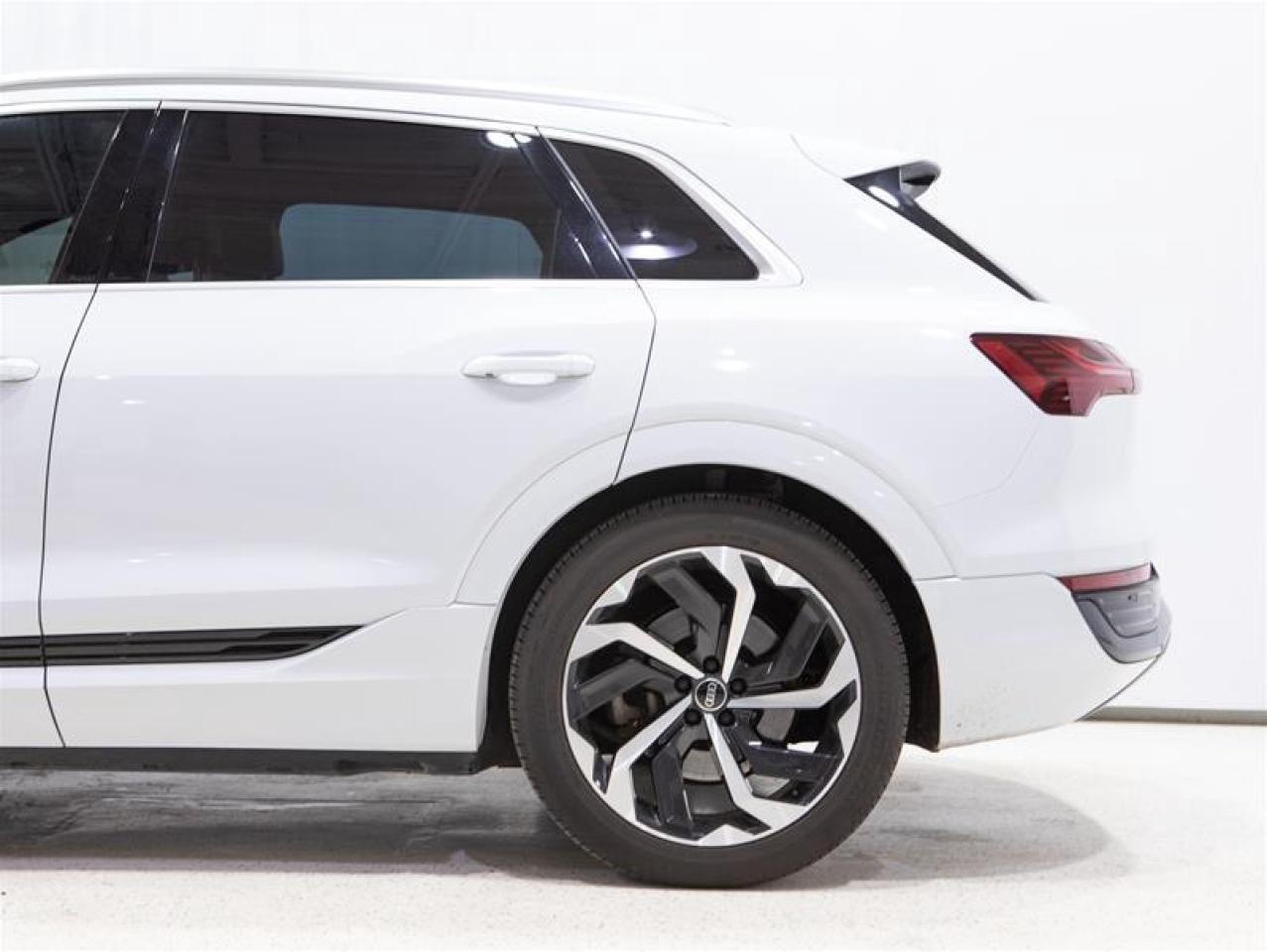 2024 Audi Q8 e-tron quattro Photo