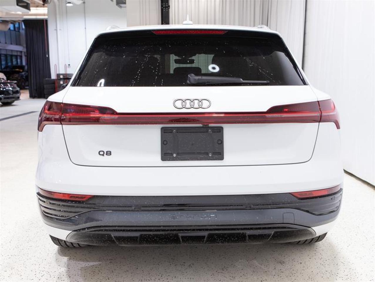 2024 Audi Q8 e-tron quattro Photo