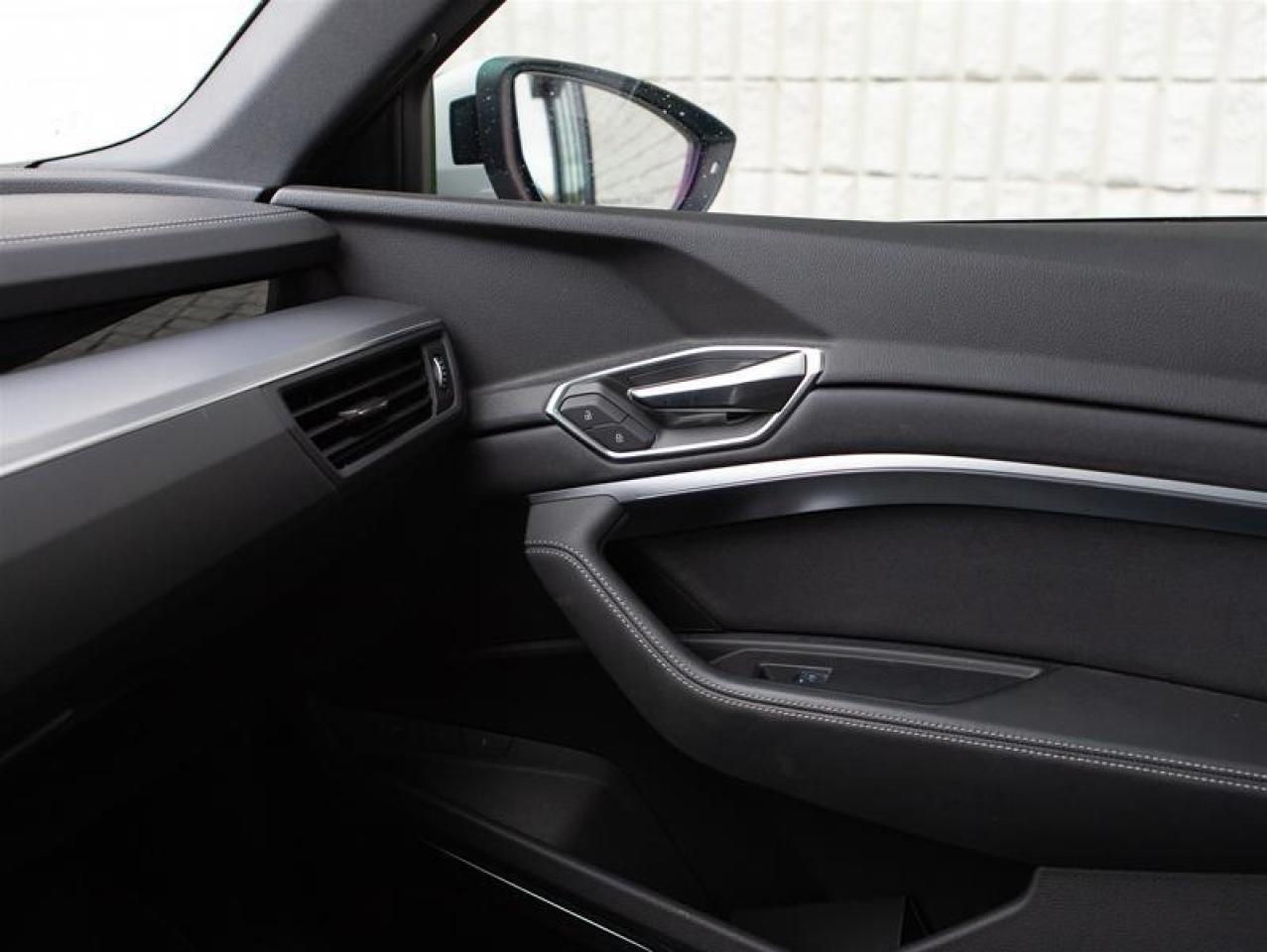 2024 Audi Q8 e-tron quattro Photo