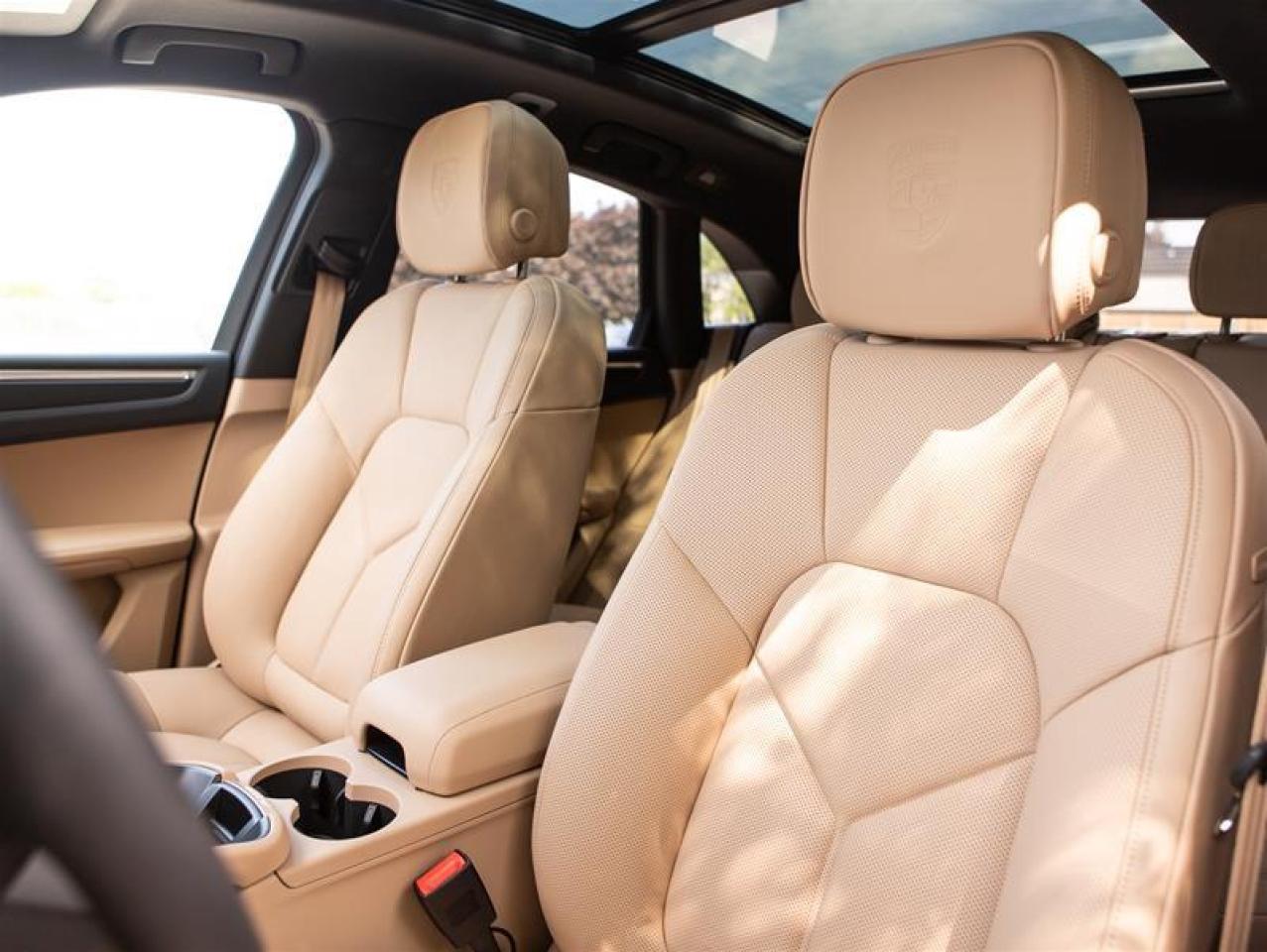 2025 Porsche Macan AWD Photo