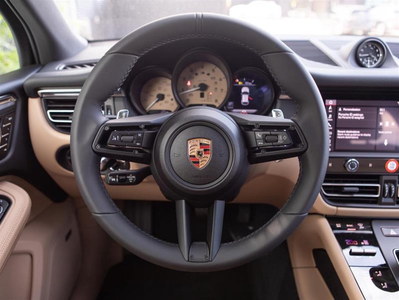 2025 Porsche Macan AWD Photo