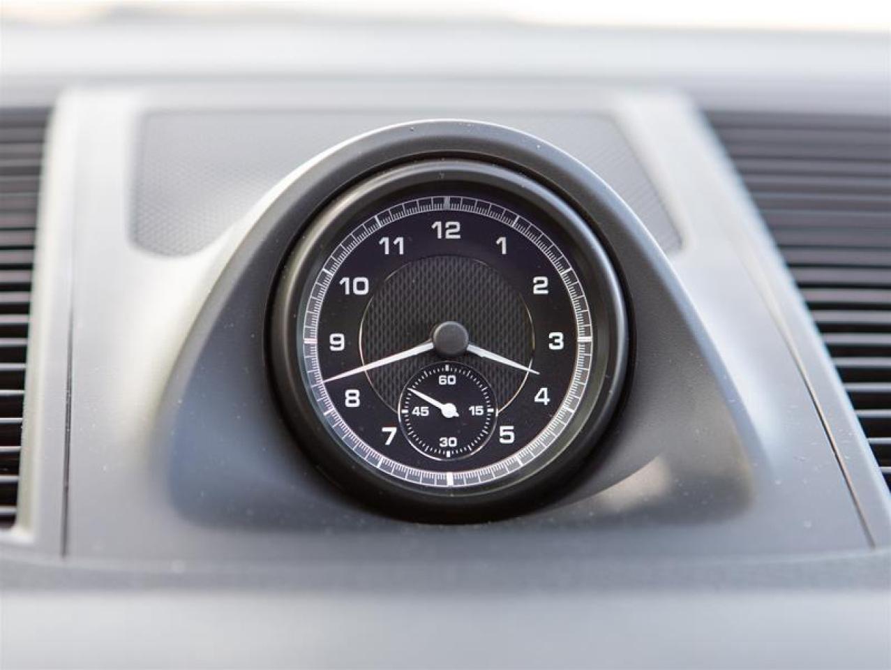 2025 Porsche Macan AWD Photo