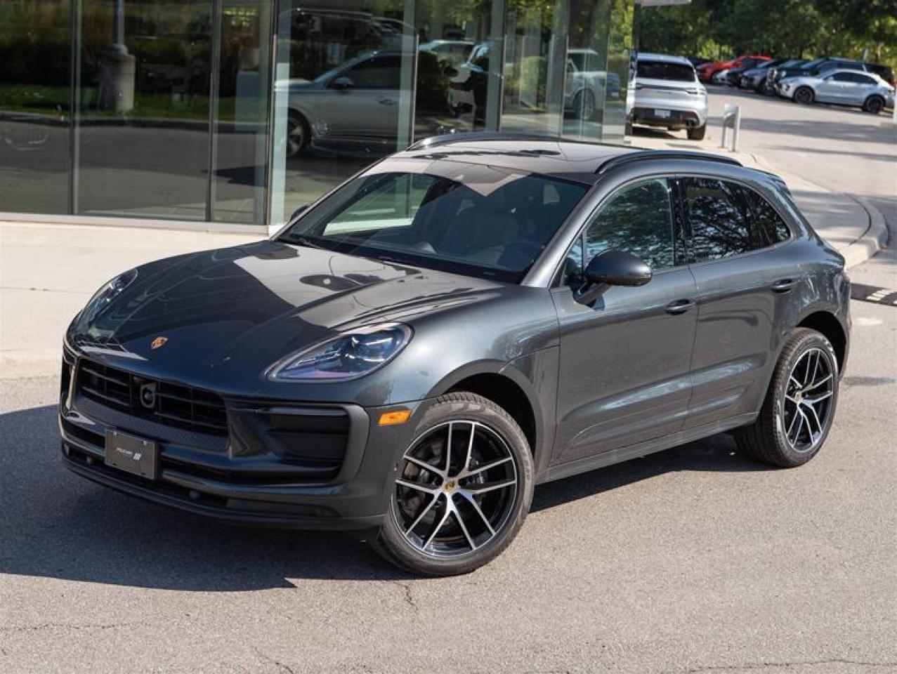 2024 Porsche Macan AWD Photo