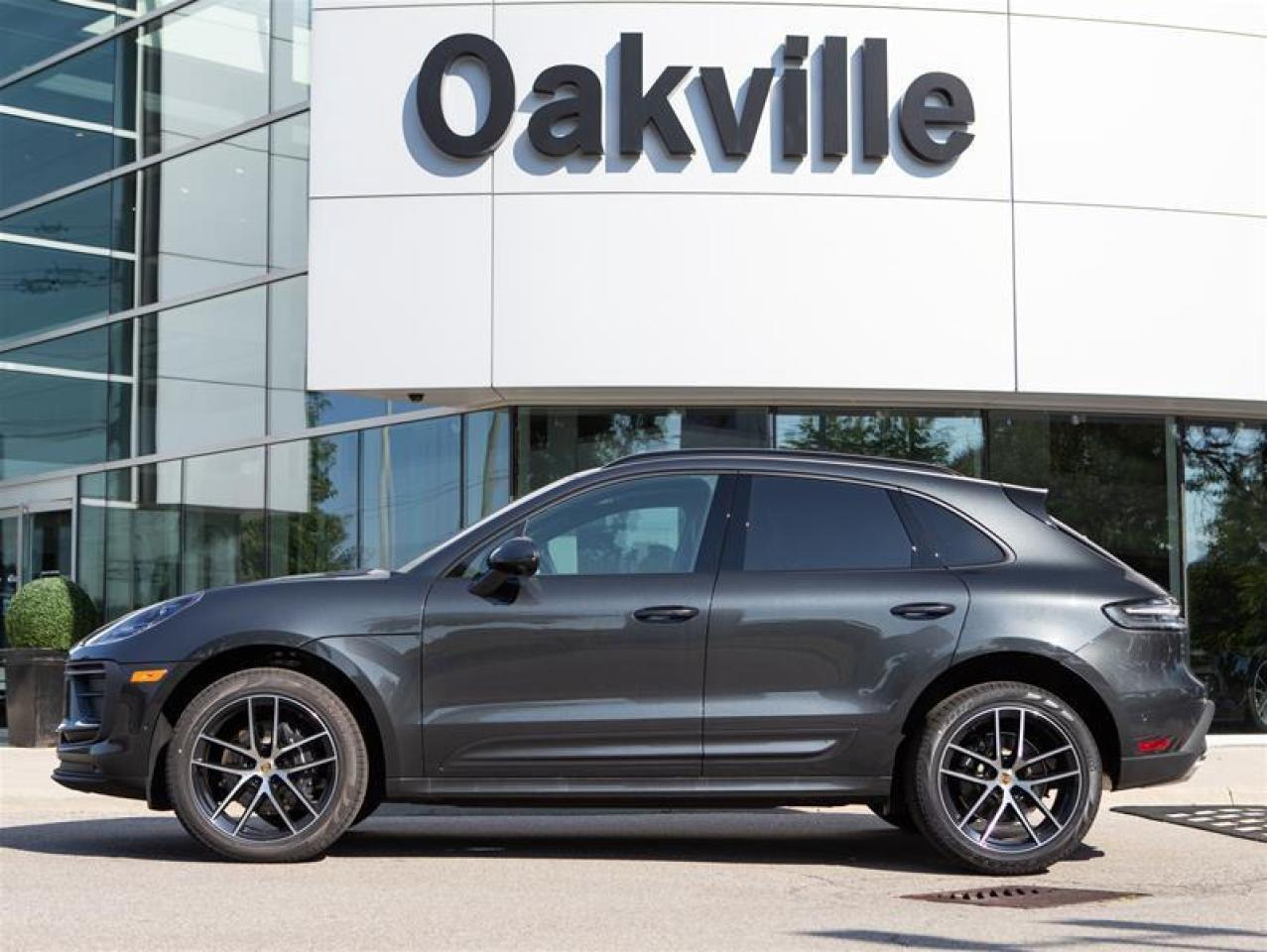 2024 Porsche Macan AWD Photo