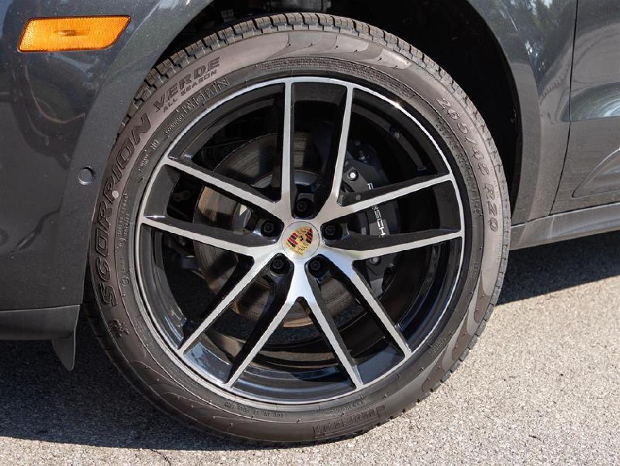 2024 Porsche Macan AWD Photo