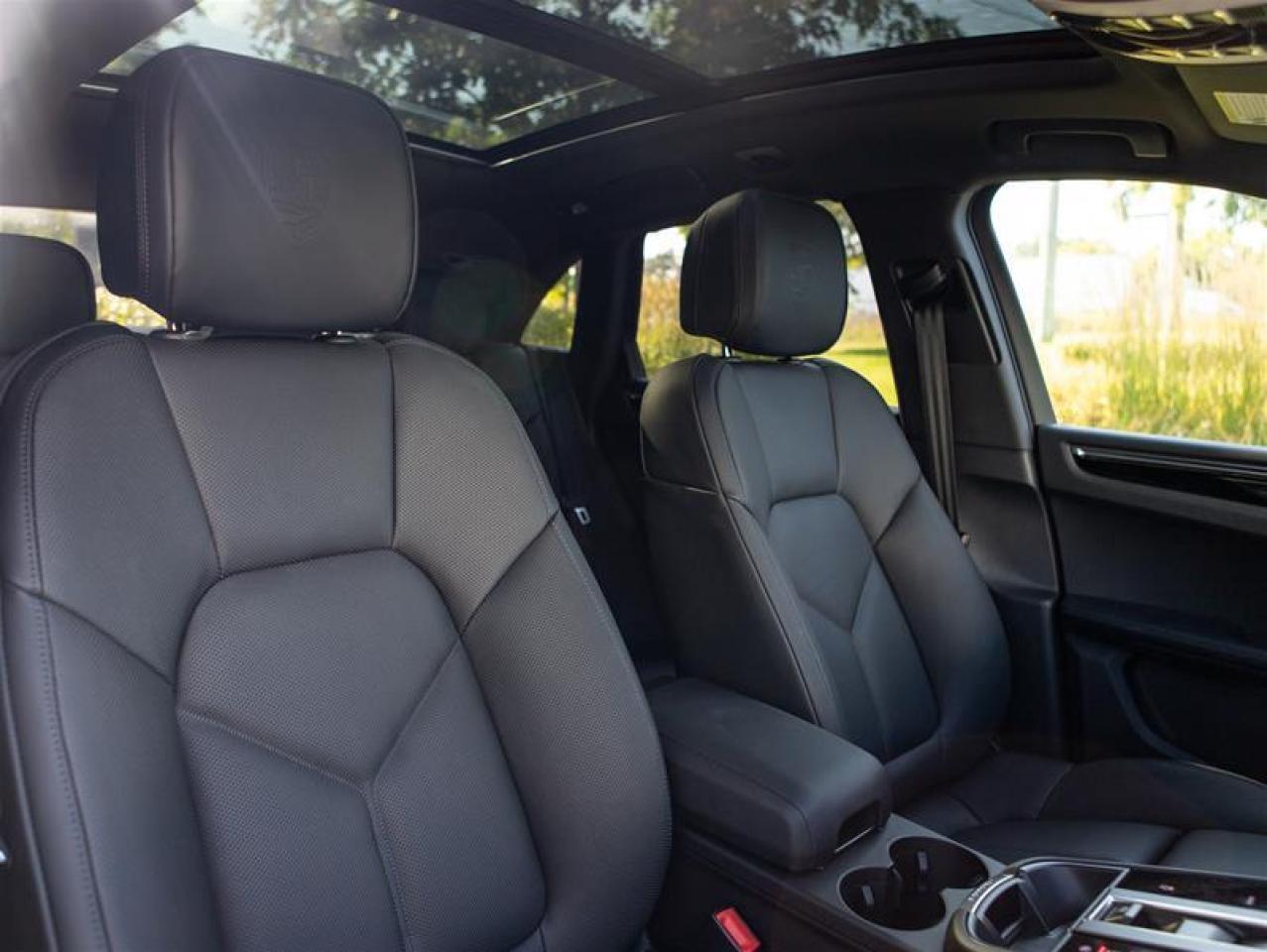 2024 Porsche Macan AWD Photo