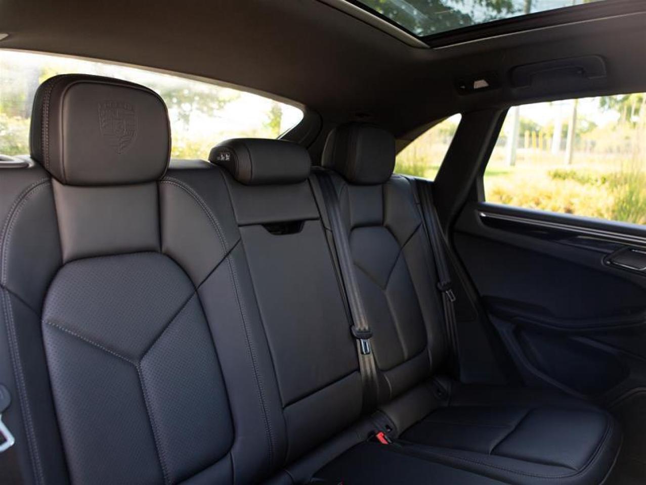 2024 Porsche Macan AWD Photo