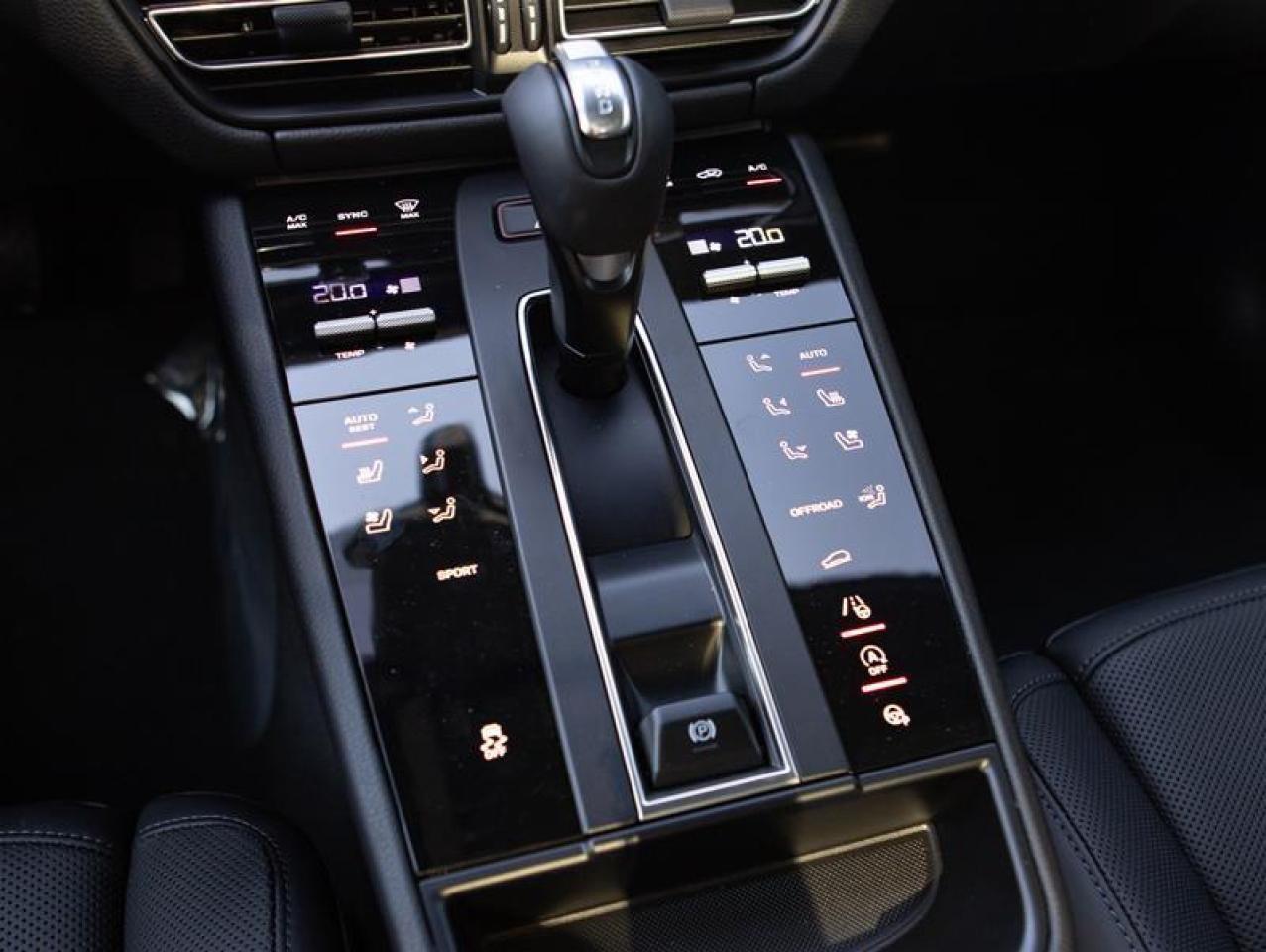 2024 Porsche Macan AWD Photo