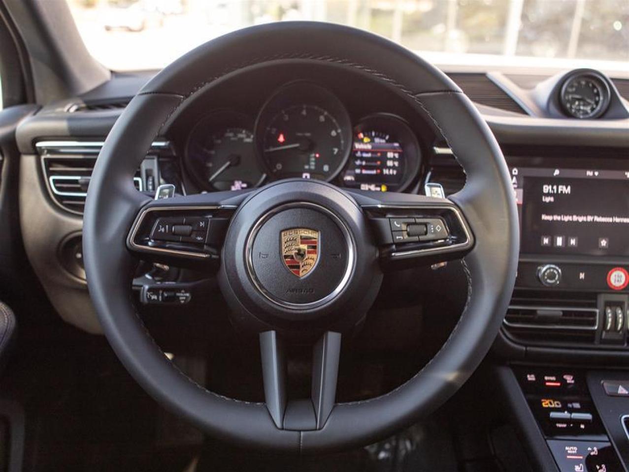 2024 Porsche Macan AWD Photo