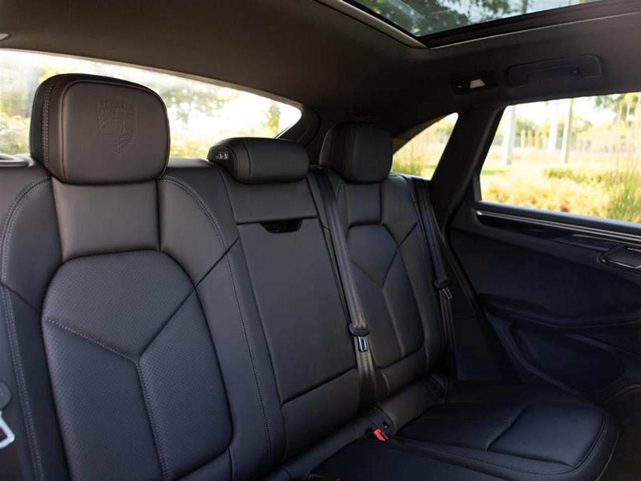 2024 Porsche Macan AWD Photo