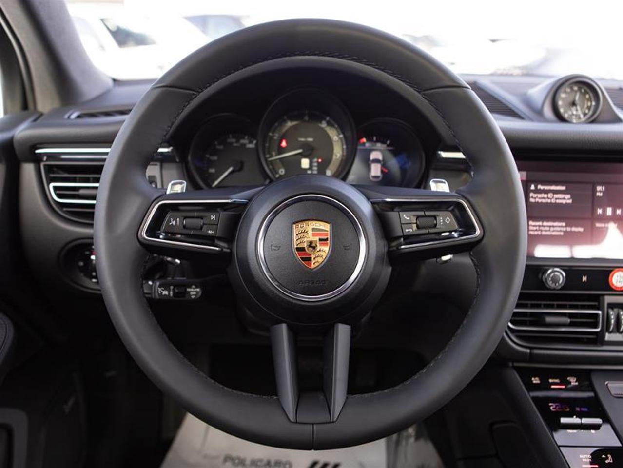 2025 Porsche Macan AWD Photo