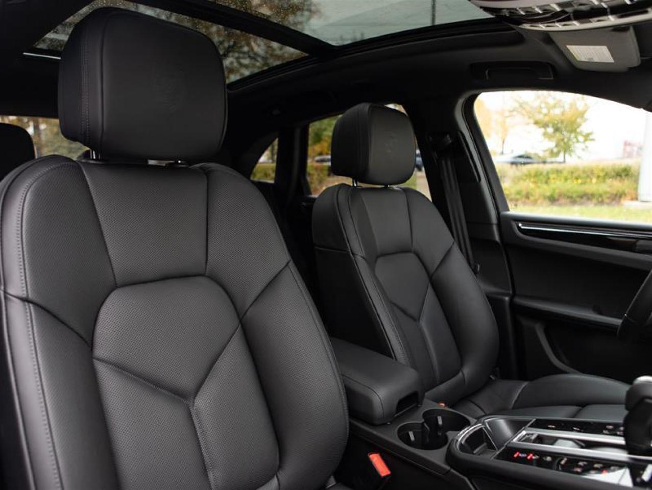 2025 Porsche Macan S AWD Photo